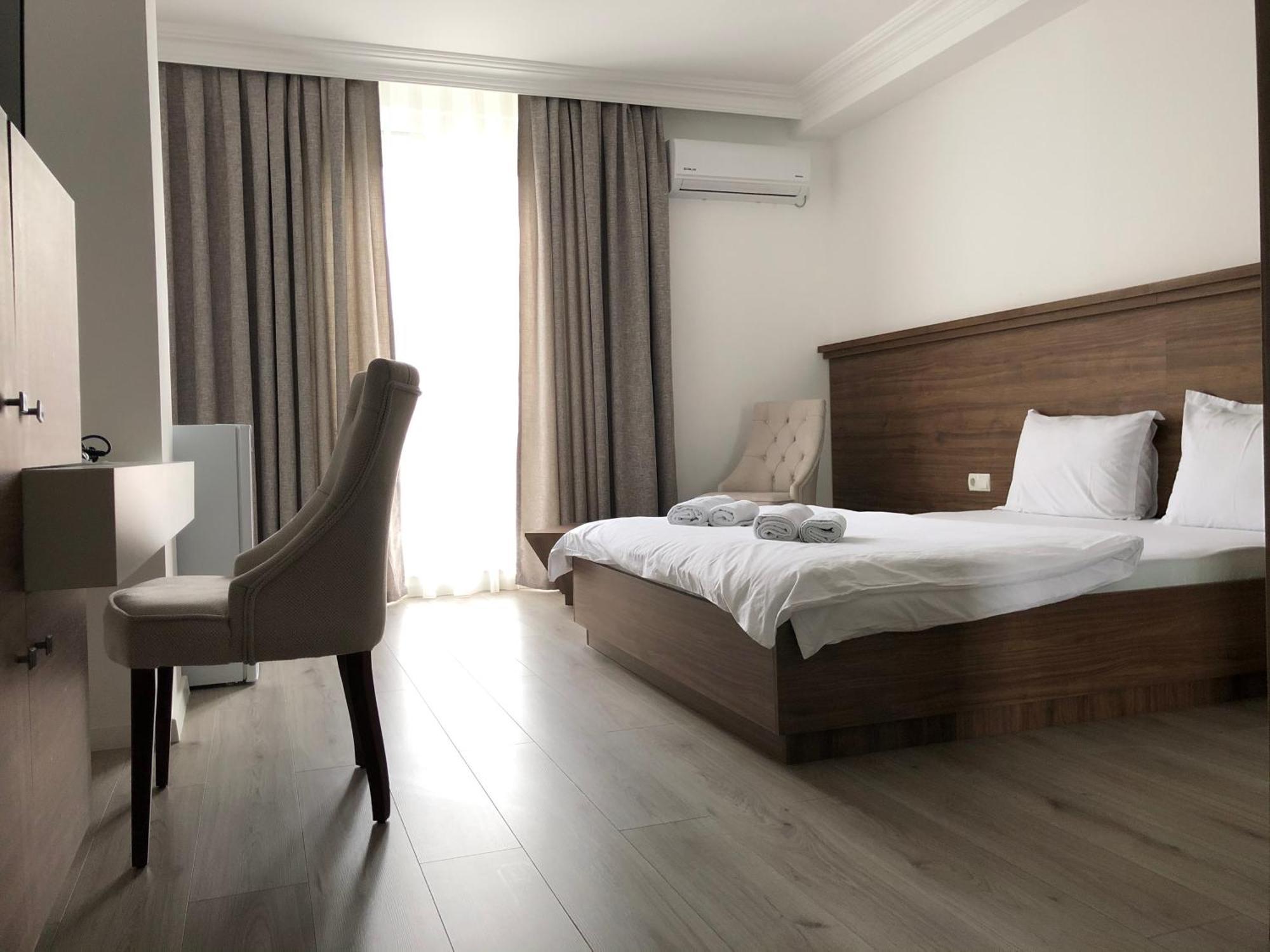 Hotel Dardani Titova Mitrovica Extérieur photo
